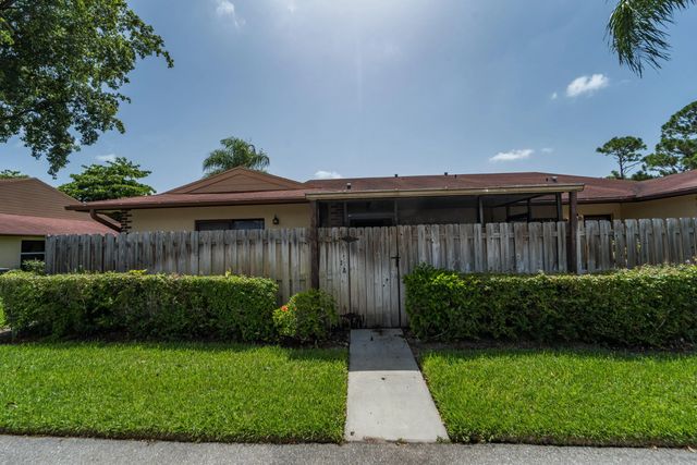 3 of 32 - 4413 Woodstock Drive #a, West Palm Beach, FL