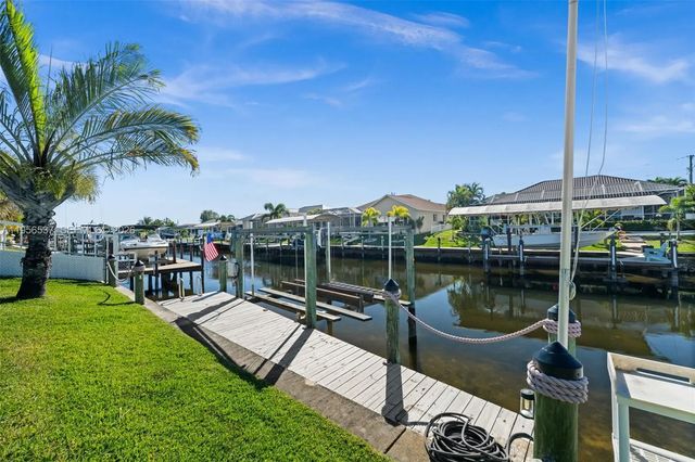 5 of 51 - 250 Sw 37th Terrace, Cape Coral, FL