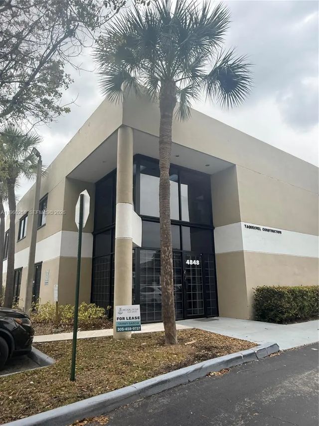 4848 Sw 74th Court #9, Miami