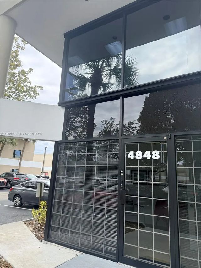 3 of 31 - 4848 Sw 74th Court #9, Miami, FL