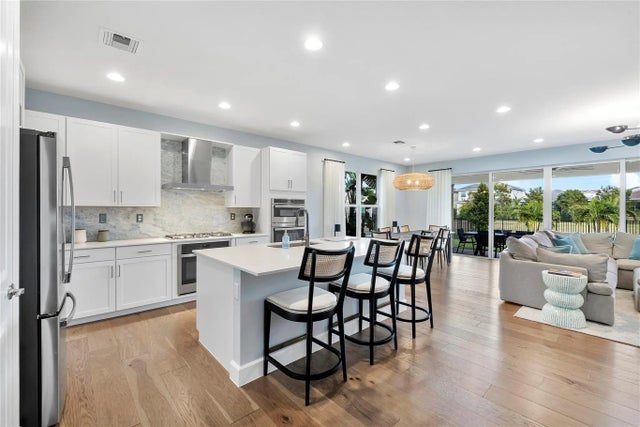 Photo of Listing #F10550603