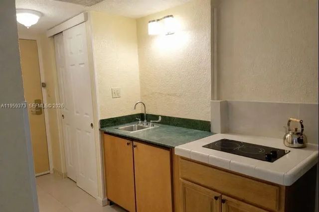 5 of 11 - 19201 Collins Avenue #707, Sunny Isles Beach, FL