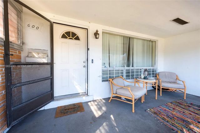 3 of 29 - 600 Sw 11th Avenue, Hallandale Beach, FL
