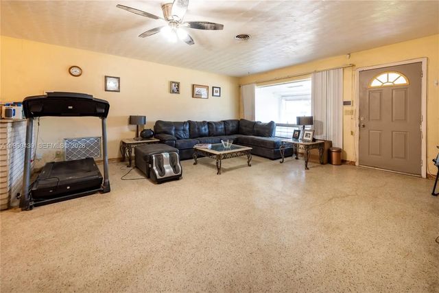5 of 29 - 600 Sw 11th Avenue, Hallandale Beach, FL