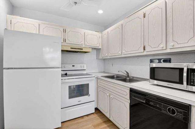 480  Horizon W #205, Boynton Beach