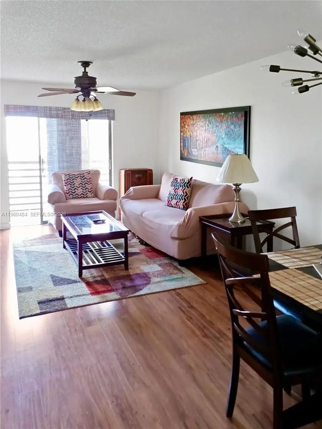 4 of 24 - 10402 Sunrise Lakes Boulevard #201, Sunrise, FL