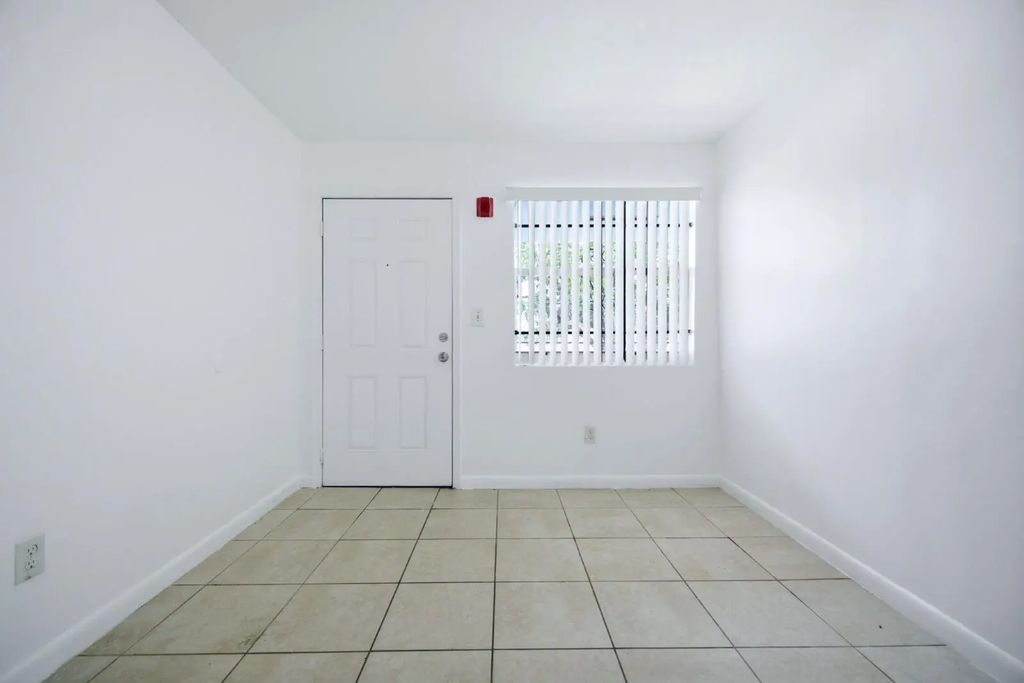 750 Nw 56th Street #4, Miami