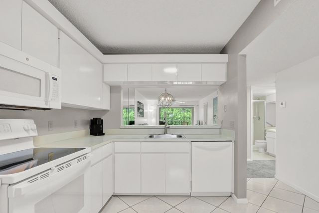 5 of 37 - 115 Bamboo Road #205, Palm Beach Shores, FL