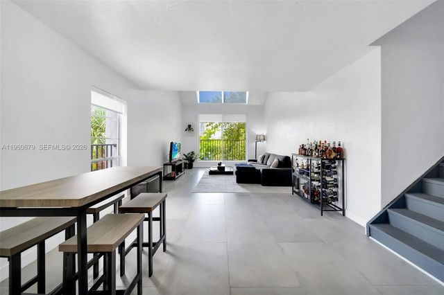 6900 N Kendall Drive #a303, Pinecrest