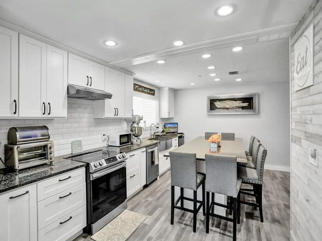 5 of 39 - 138 Lake Barbara Drive #138, West Palm Beach, FL