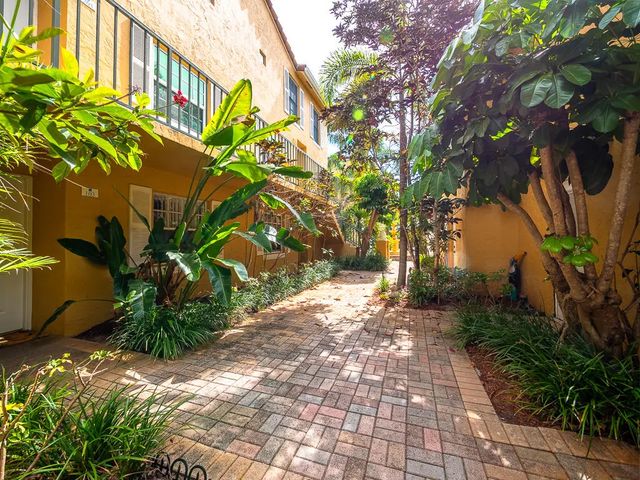 5 of 31 - 1020 Lake Shore Drive #202, Lake Park, FL