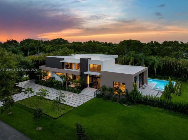 5825 Sw 111th Terrace, Pinecrest