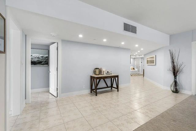 5 of 31 - 100 Lakeshore Drive #252, North Palm Beach, FL