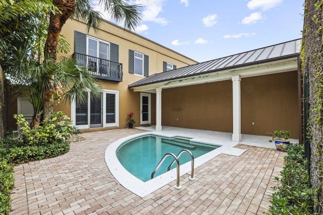 Photo of Listing #R11161591