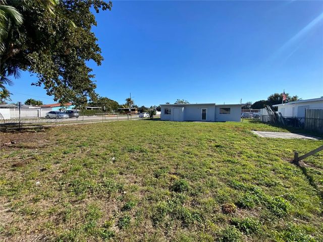 3 of 5 - 691 E 48th Street, Hialeah, FL