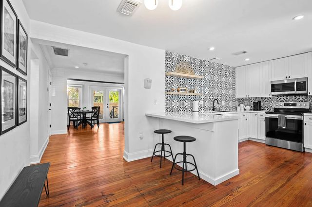 3 of 27 - 713 Ne 17th Road, Fort Lauderdale, FL