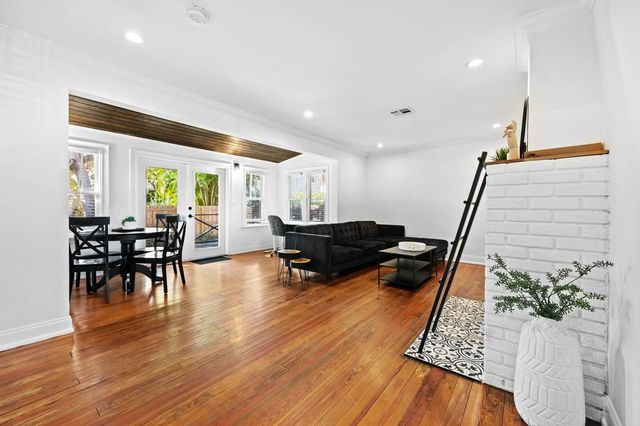 4 of 27 - 713 Ne 17th Road, Fort Lauderdale, FL