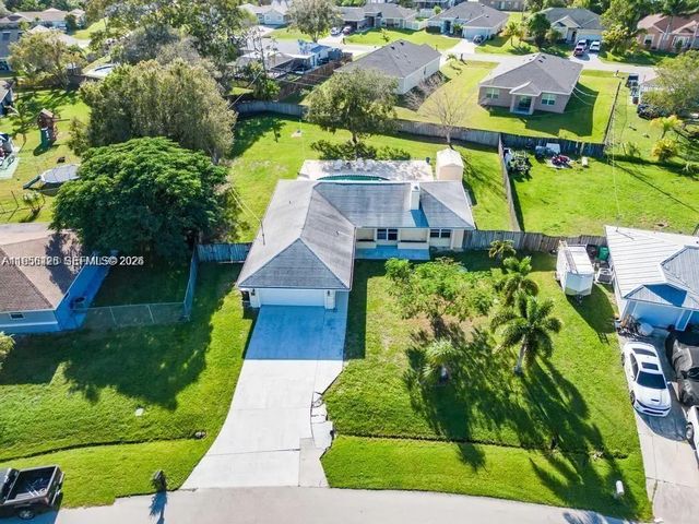 2 of 30 - 714 Ne Lanfair Street, Port St. Lucie, FL