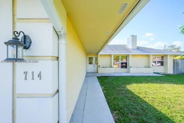 5 of 30 - 714 Ne Lanfair Street, Port St. Lucie, FL