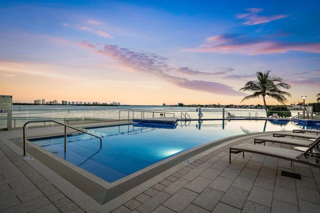 100 Lakeshore Drive #251, North Palm Beach