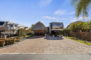 Photo of Listing #R11161755