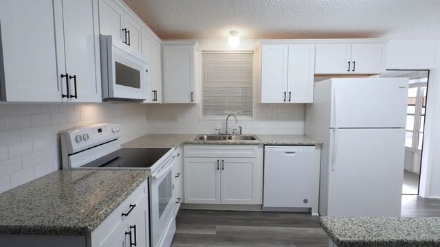 3 of 40 - 334 Seahorse Terrace, Fort Pierce, FL