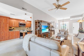 Photo of Listing #R11161825