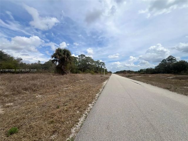 4 of 5 - 2805 E 16 Street, Lehigh Acres, FL