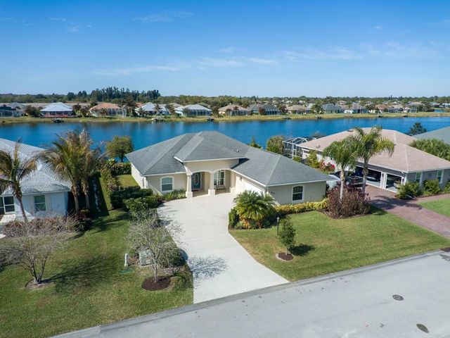 2 of 33 - 907 Yearling Trail, Sebastian, FL