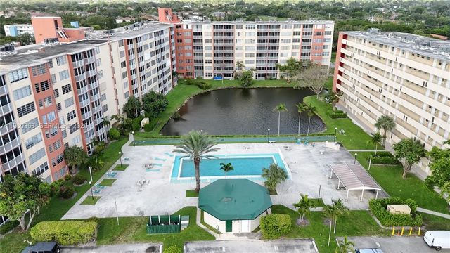2 of 10 - 1750 Ne 191st Street #507-1, Miami, FL