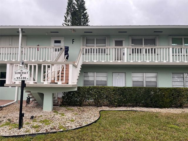 102 Somerset F #102, West Palm Beach