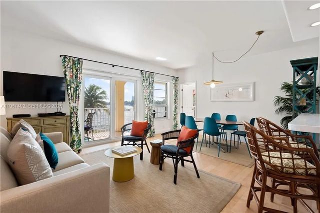 3 of 27 - 341 N Birch Road #209, Fort Lauderdale, FL