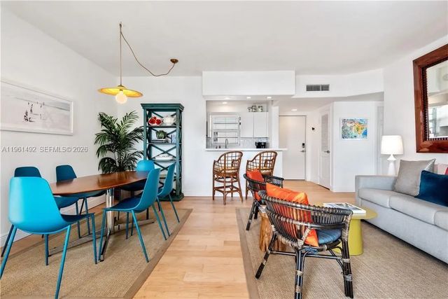 4 of 27 - 341 N Birch Road #209, Fort Lauderdale, FL