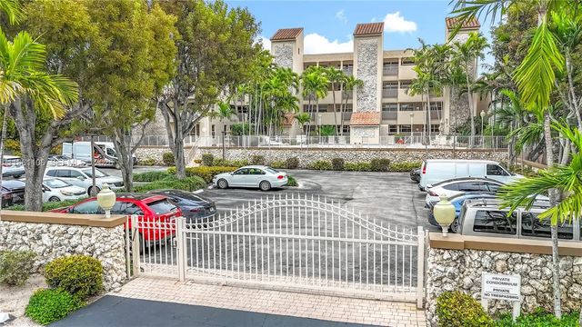 4 of 49 - 1710 S Ocean Lane #404, Fort Lauderdale, FL