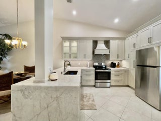 Photo of Listing #R11161989