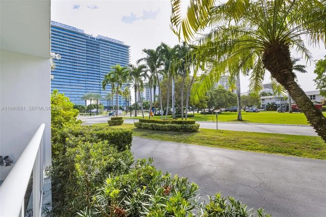 1 Harbour Way #108, Bal Harbour