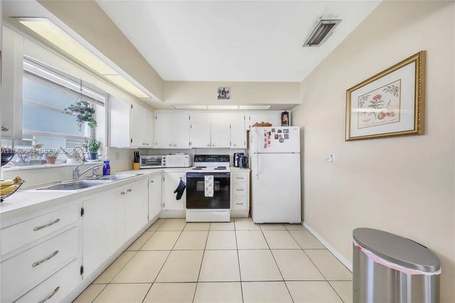 5 of 16 - 3711 Van Buren Street #1, Hollywood, FL