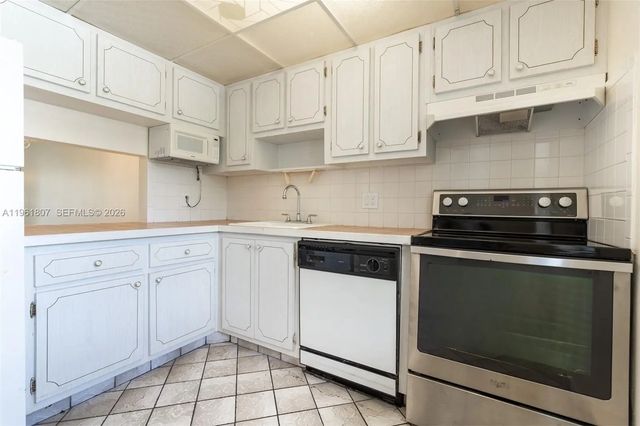 2 of 23 - 7877 Golf Cir Drive #108, Margate, FL