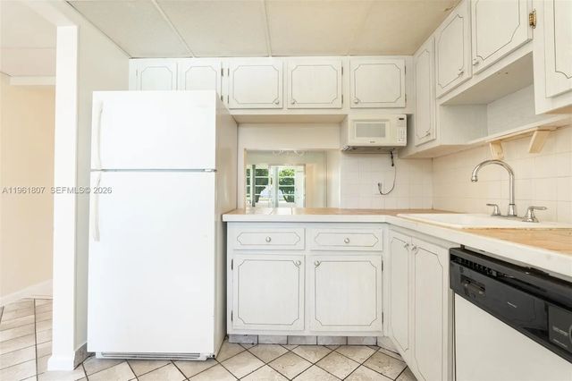 4 of 23 - 7877 Golf Cir Drive #108, Margate, FL
