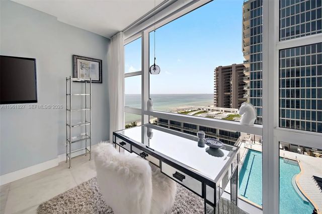 5 of 44 - 6801 Collins Avenue #1110 (door 1106), Miami Beach, FL
