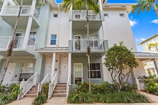 Photo of Listing #F10551155