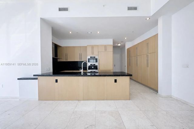 3 of 23 - 900 Brickell Key Boulevard #2405, Miami, FL