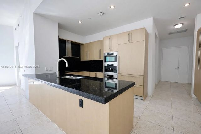 4 of 23 - 900 Brickell Key Boulevard #2405, Miami, FL