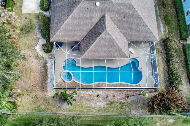 5 of 42 - 137 38th Court, Vero Beach, FL