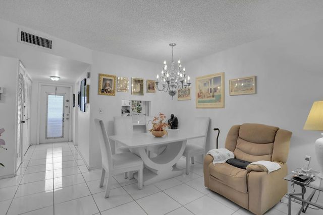 3 of 27 - 2751 E Sunrise Lakes Drive #204, Sunrise, FL