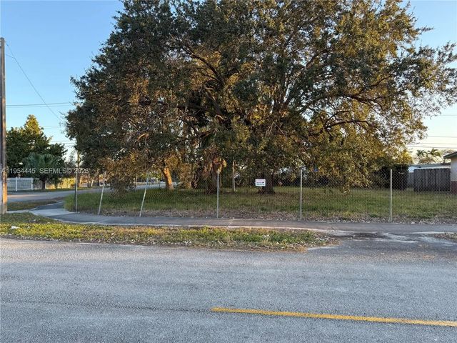 2 of 3 - 11450 Sw 40th Street, Miami, FL