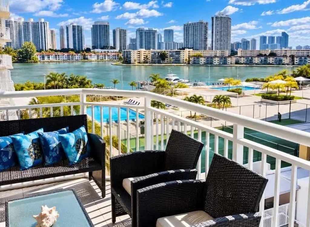 18051 Biscayne Boulevard #503, Aventura