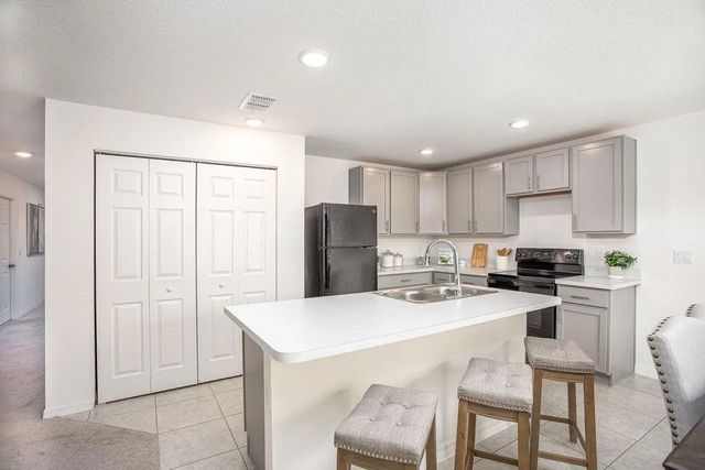5 of 30 - 207 Sw Aubudon Avenue, Port St. Lucie, FL