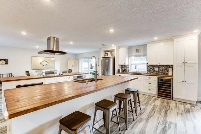 Photo of Listing #R11162191