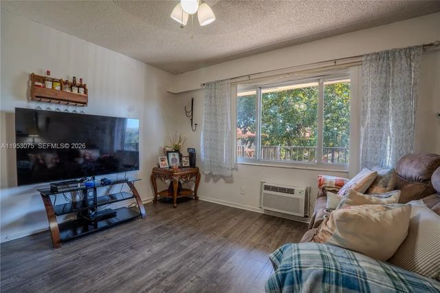 4 of 25 - 251 Sw 134th Way #302m, Pembroke Pines, FL